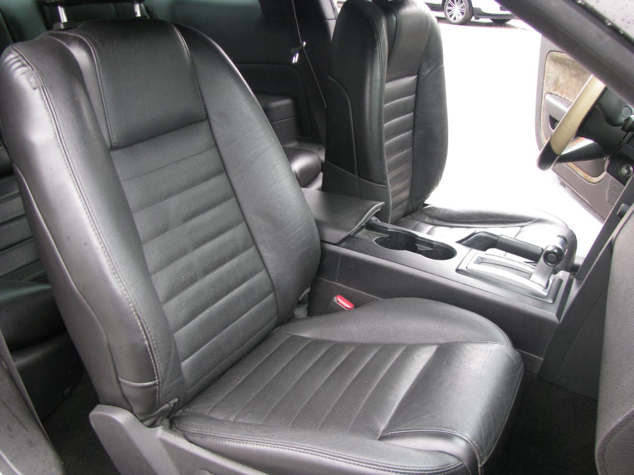 Ford Mustang 2dr Cpe GT Deluxe 2007