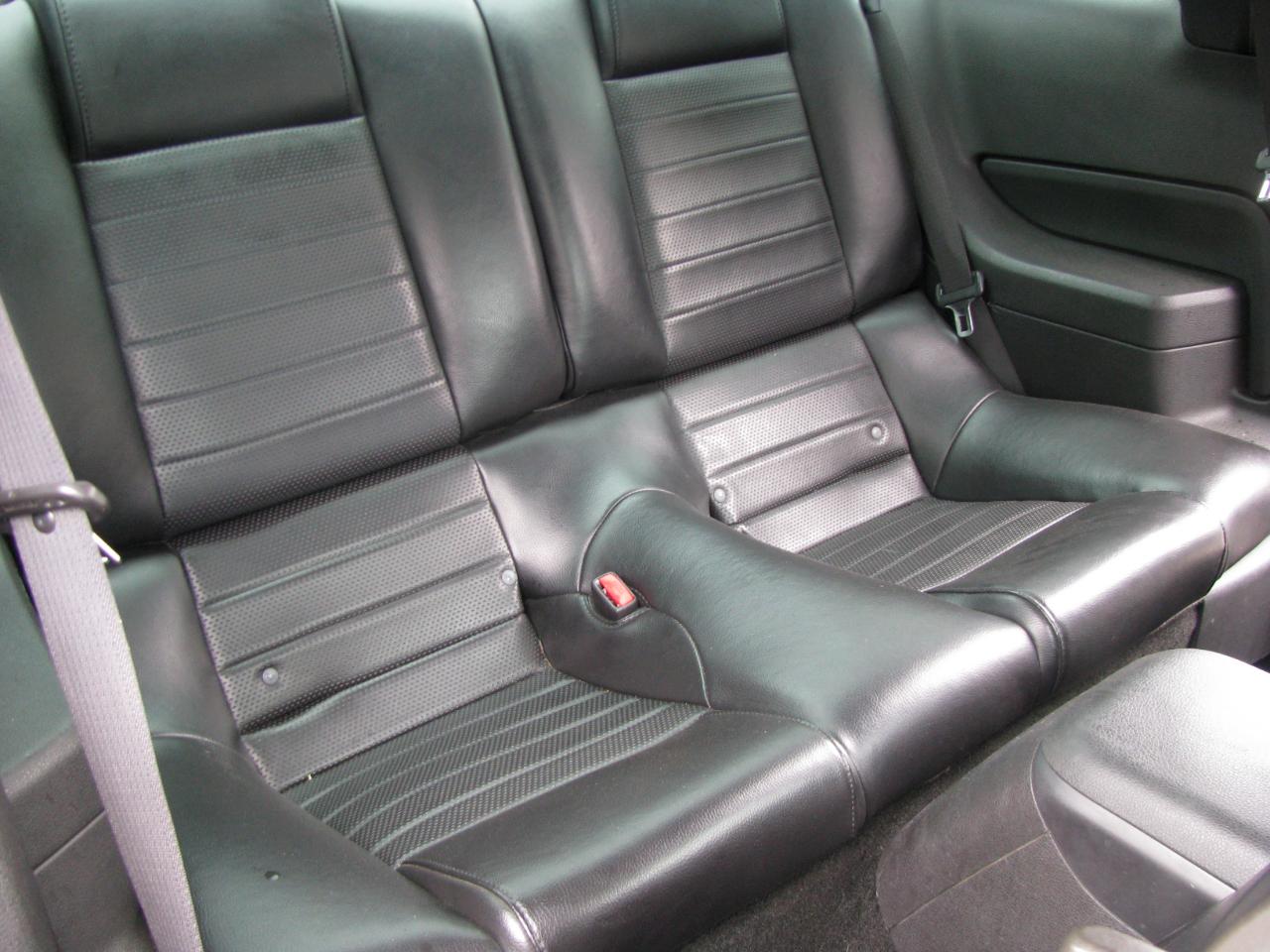 Ford Mustang 2dr Cpe GT Deluxe 2007