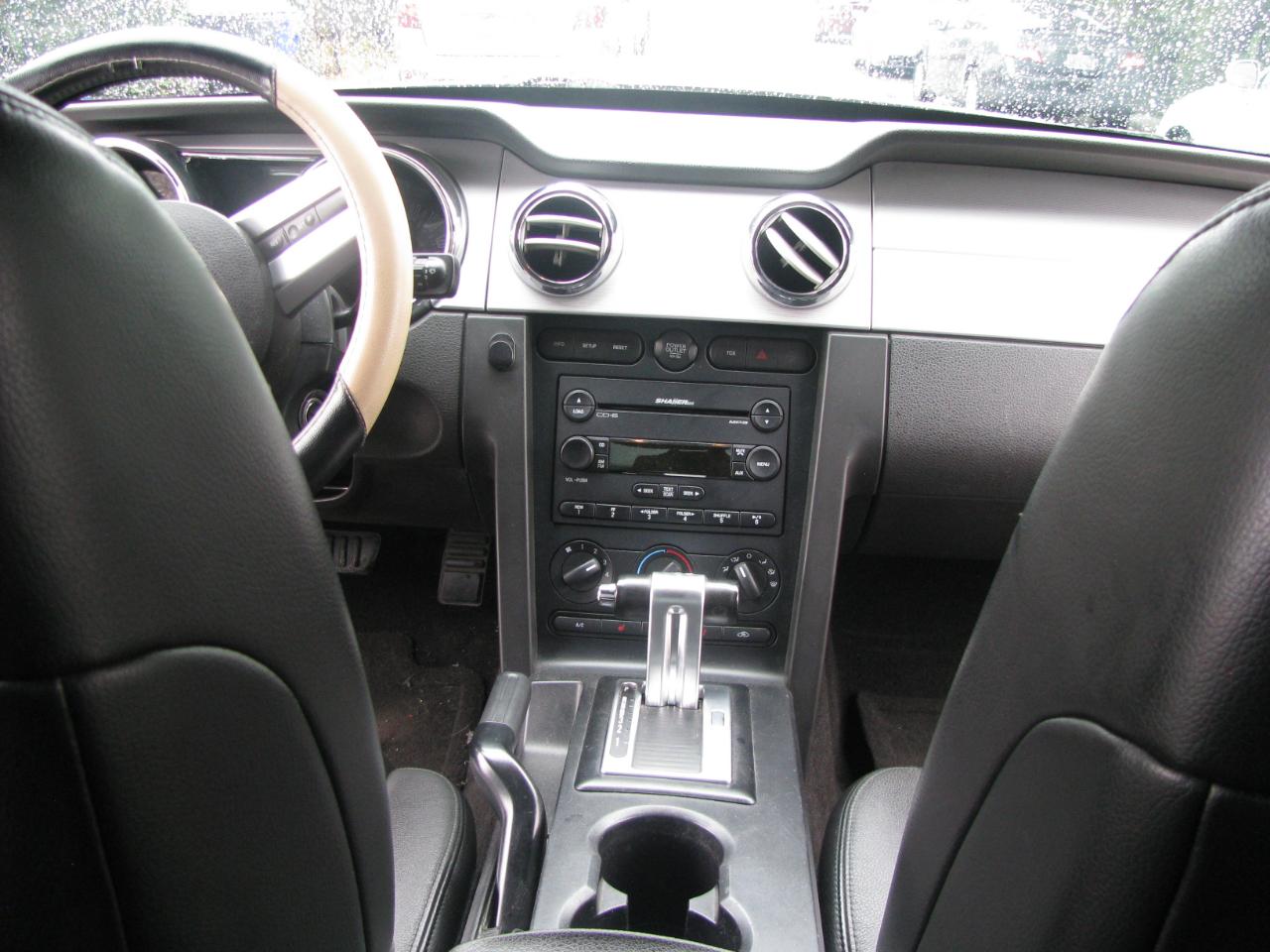 Ford Mustang 2dr Cpe GT Deluxe 2007