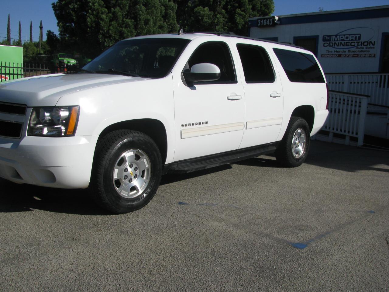 Chevrolet Suburban 4WD 4dr 1500 LS 2011