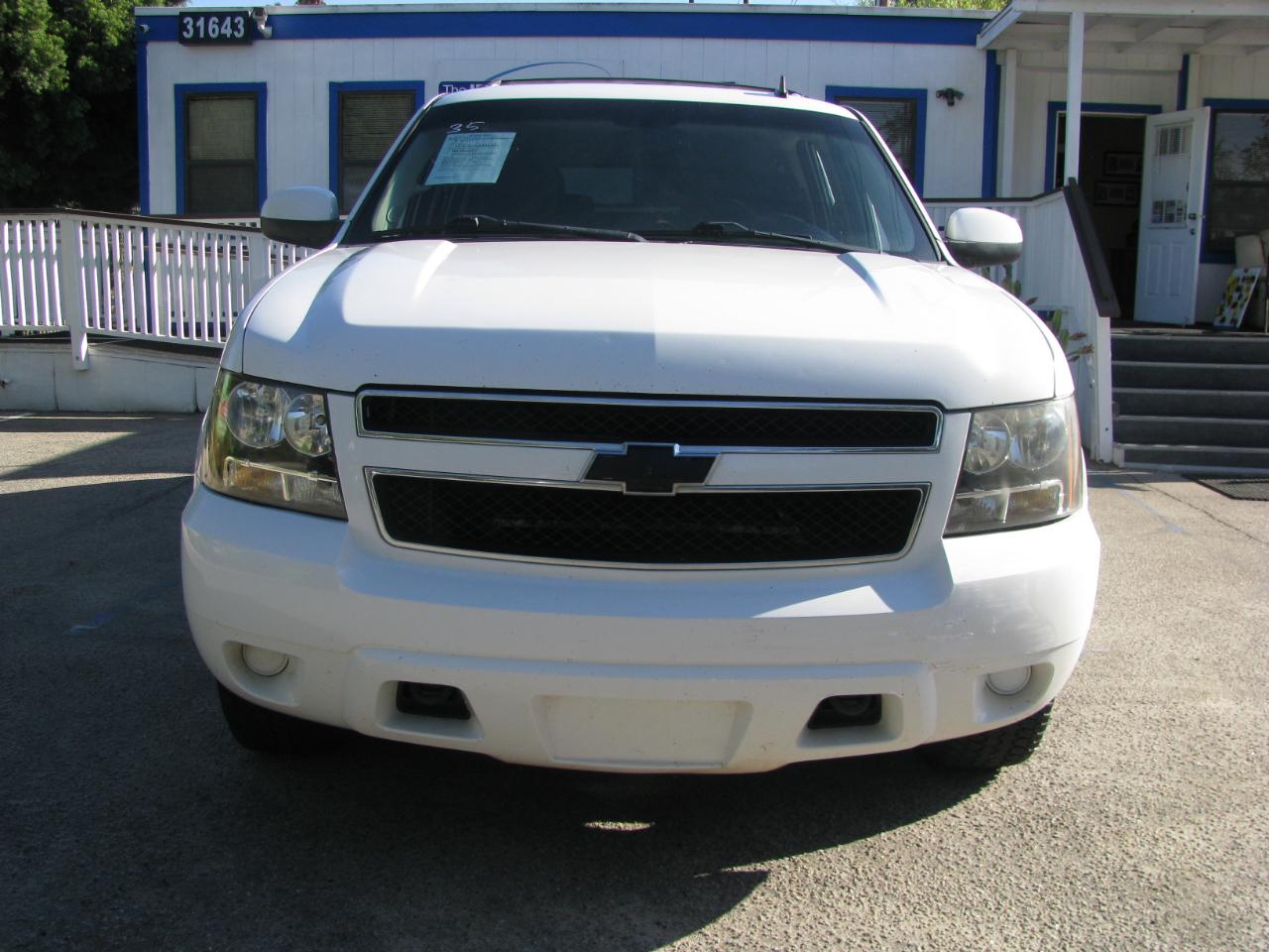 Chevrolet Suburban 4WD 4dr 1500 LS 2011