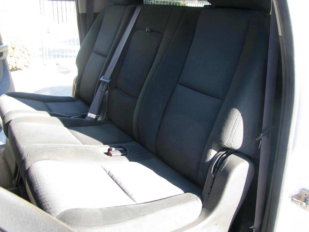 Chevrolet Suburban 4WD 4dr 1500 LS 2011
