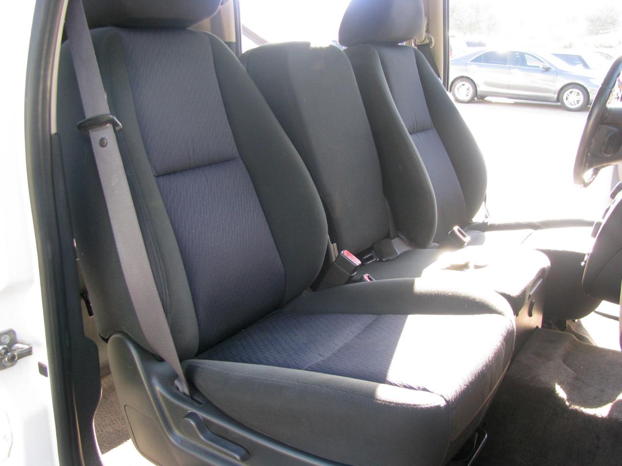 Chevrolet Suburban 4WD 4dr 1500 LS 2011