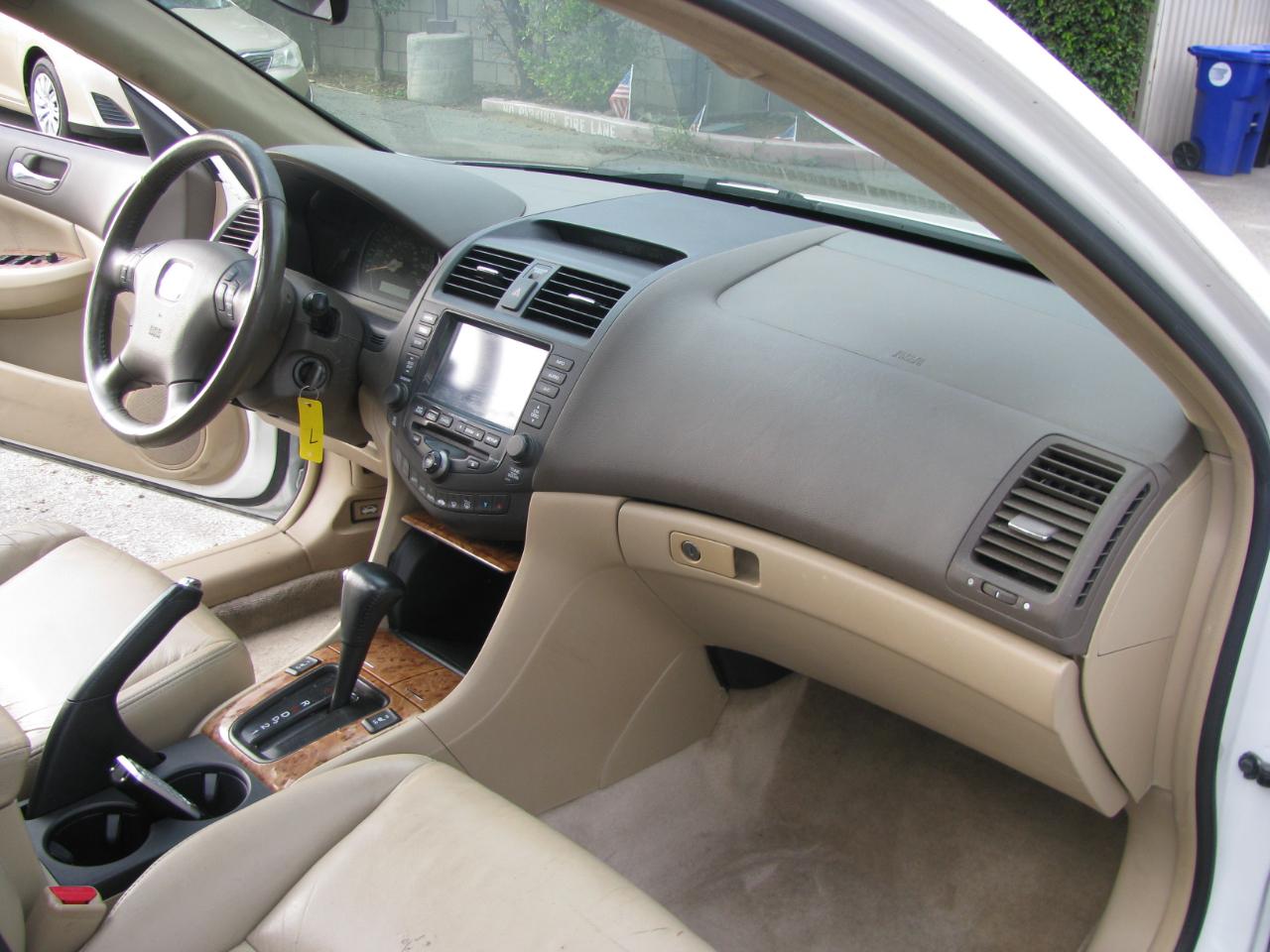 Honda Accord Sdn EX-L AT with NAVI 2005