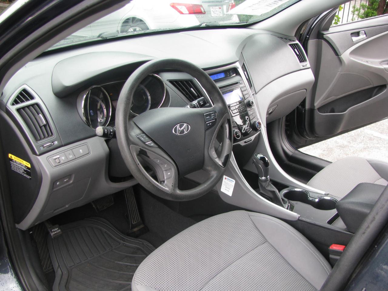 Hyundai Sonata 4dr Sdn 2.4L Auto GLS PZEV 2013