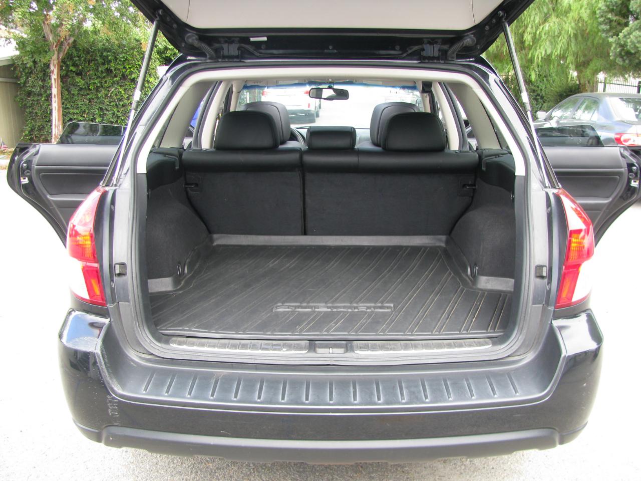 Subaru Outback 4dr H6 Auto 3.0R Ltd w/Nav 2009