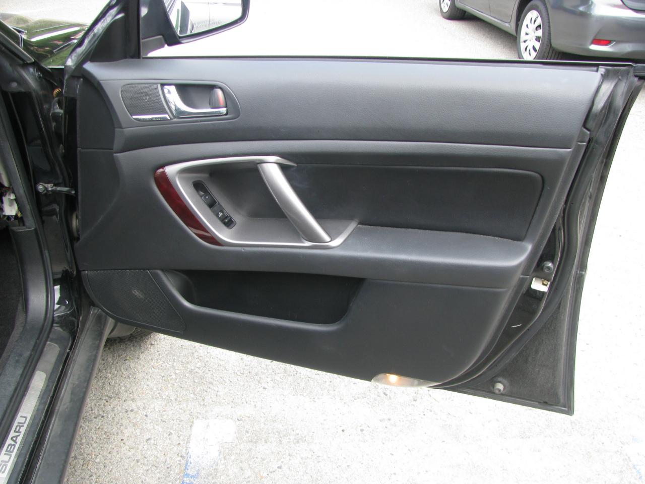 Subaru Outback 4dr H6 Auto 3.0R Ltd w/Nav 2009
