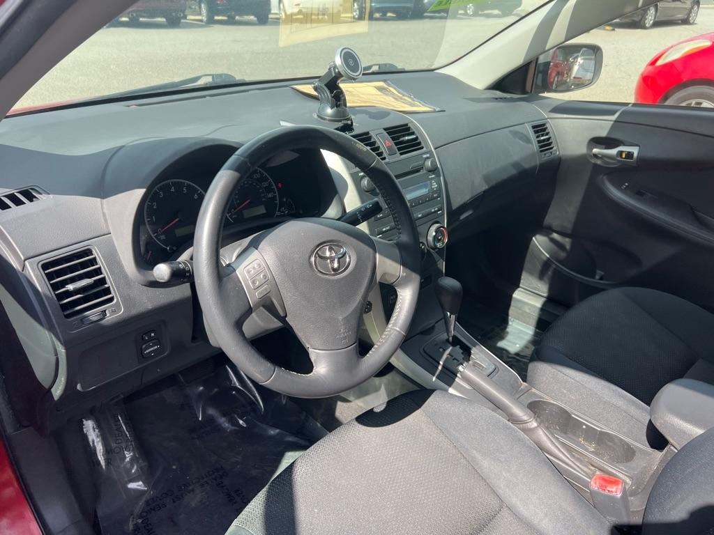 Toyota Corolla Base 4-Speed AT 2009