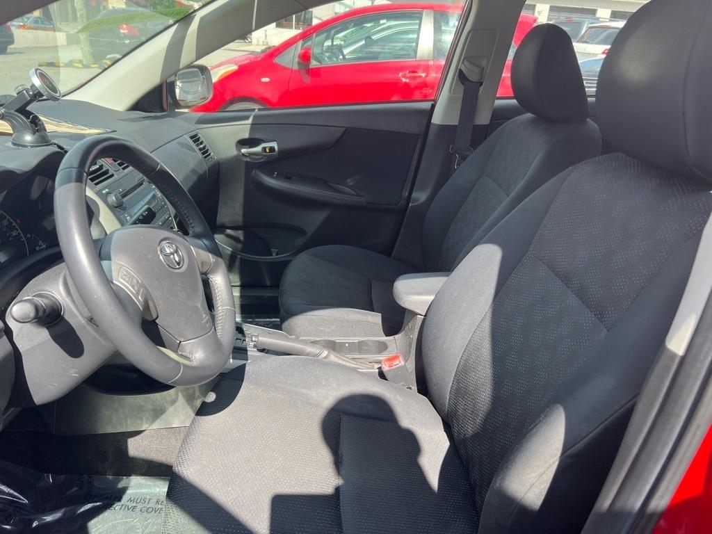 Toyota Corolla Base 4-Speed AT 2009