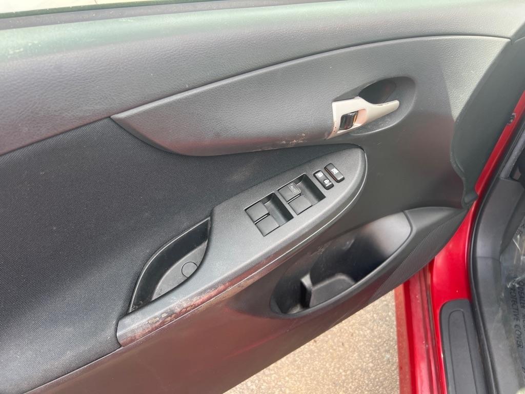 Toyota Corolla Base 4-Speed AT 2009