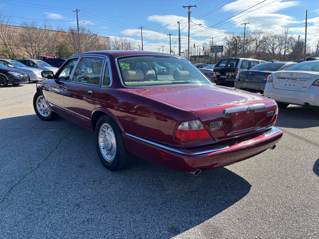 Jaguar XJ Sedan Vanden Plas 2000