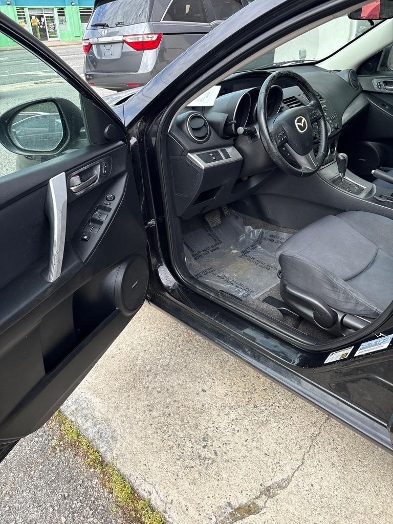 Mazda MAZDA3 s Sport 4-Door 2011