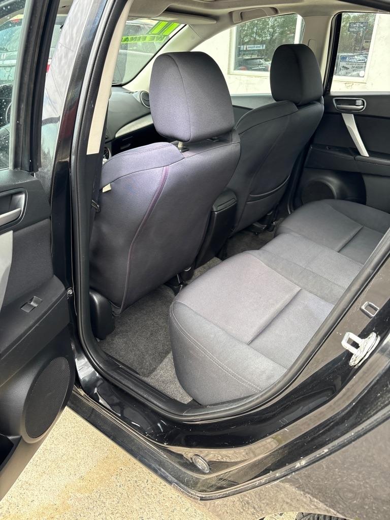 Mazda MAZDA3 s Sport 4-Door 2011