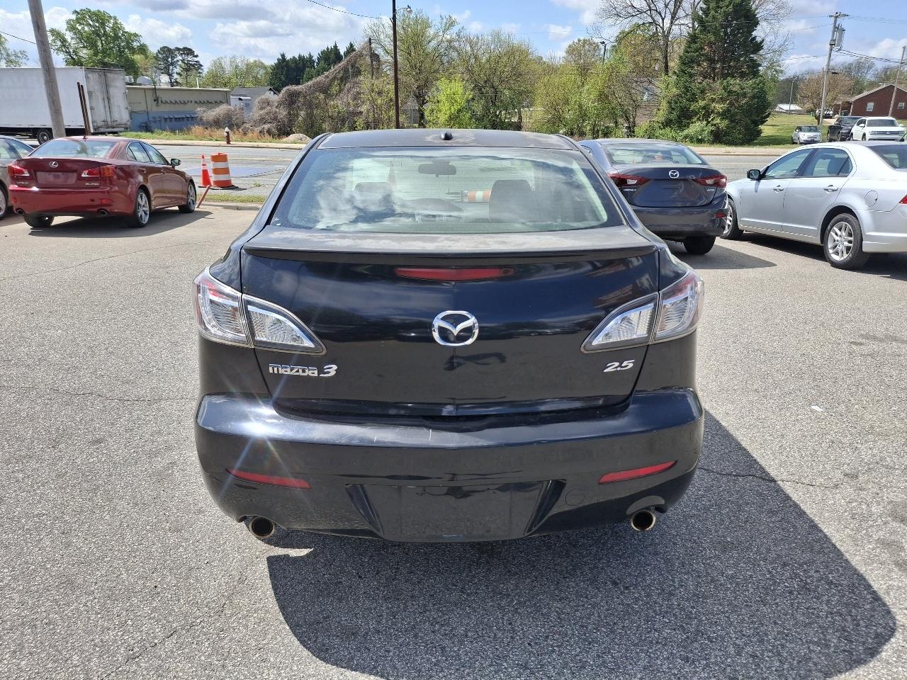 Mazda MAZDA3 s Sport 4-Door 2011