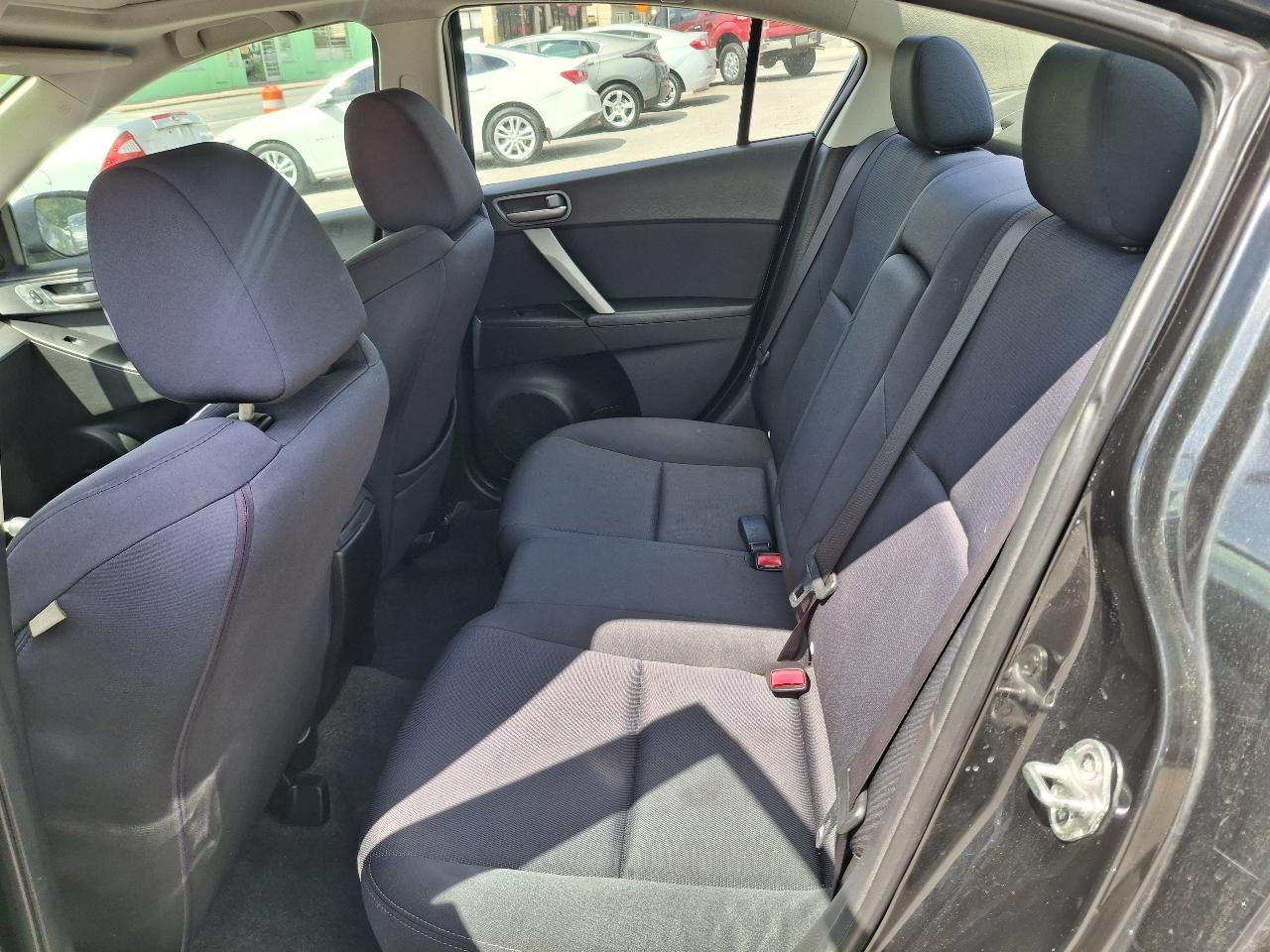 Mazda MAZDA3 s Sport 4-Door 2011