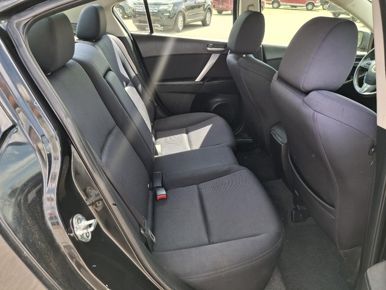 Mazda MAZDA3 s Sport 4-Door 2011