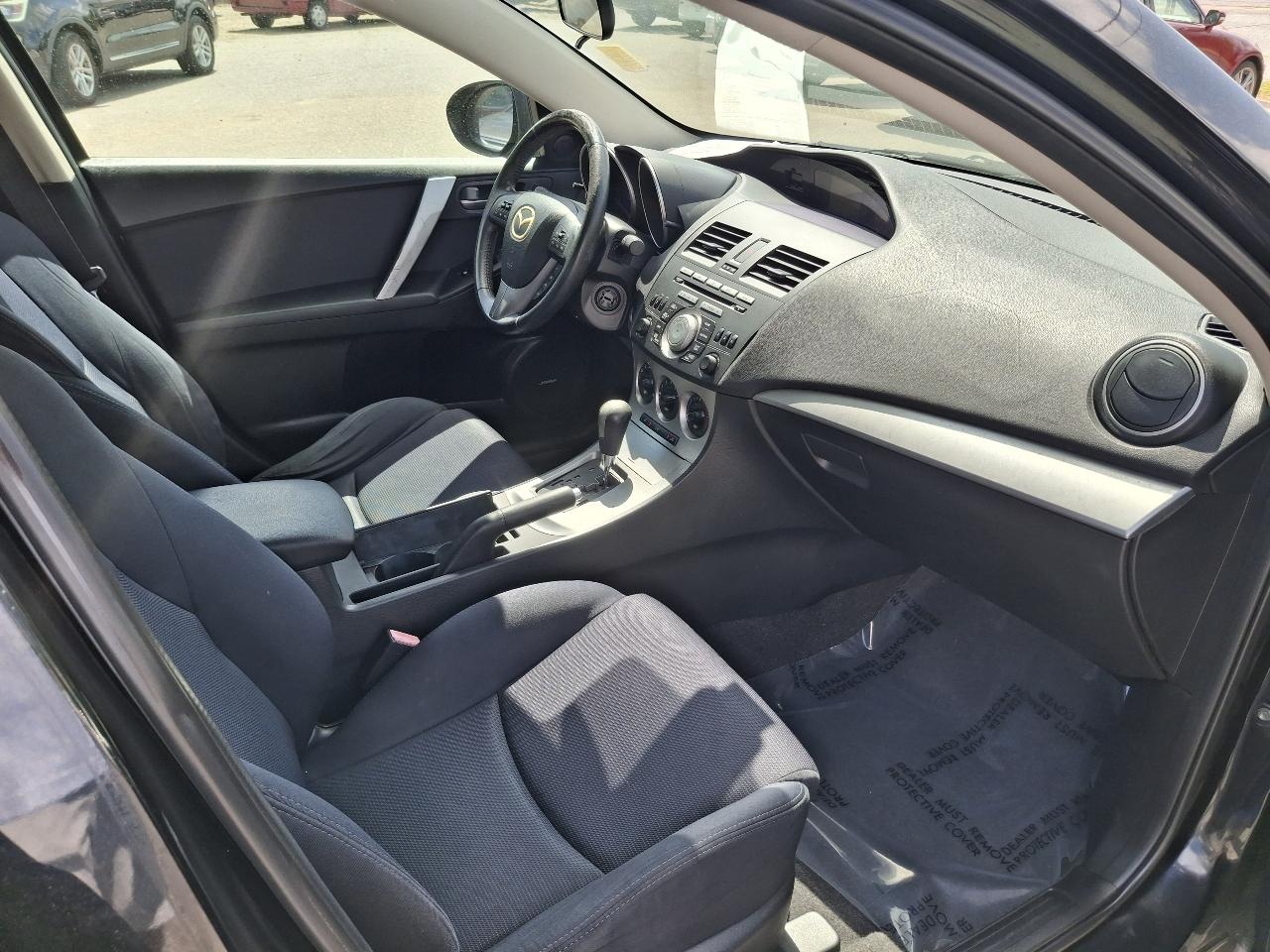 Mazda MAZDA3 s Sport 4-Door 2011