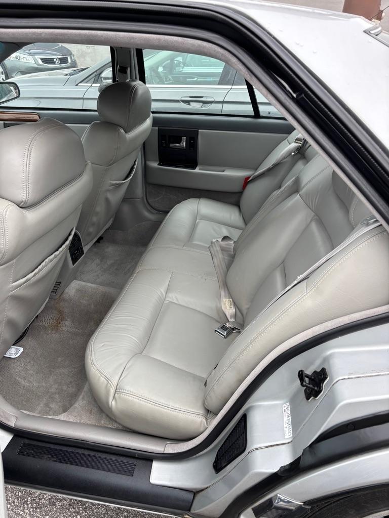 Cadillac Seville Sedan 1992