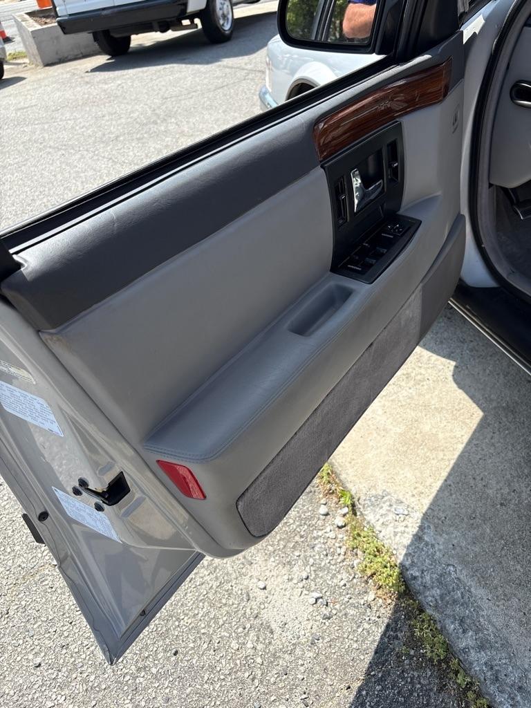 Cadillac Seville Sedan 1992