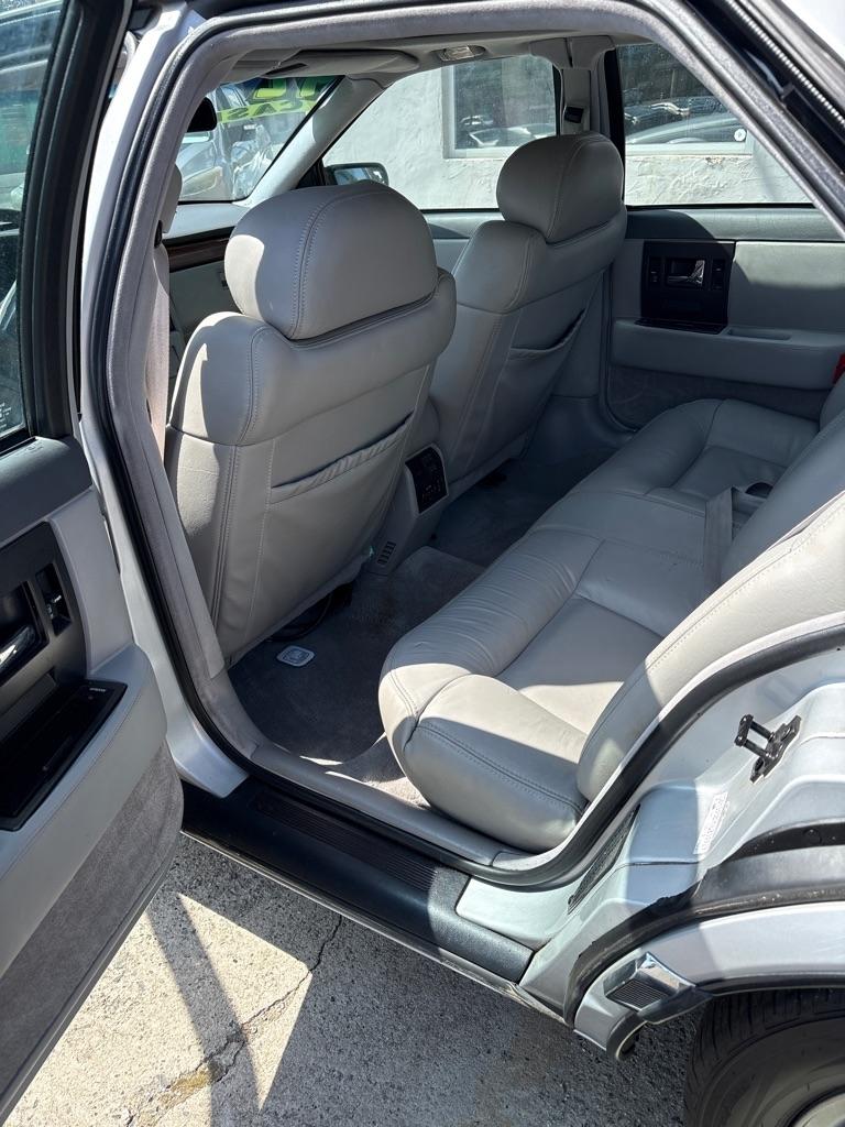 Cadillac Seville Sedan 1992
