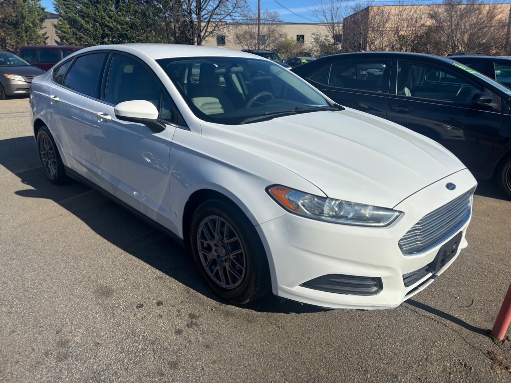Ford Fusion S 2014