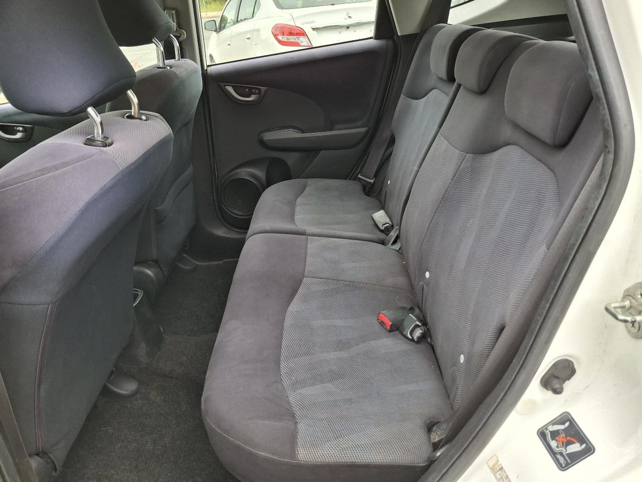 Honda Fit Sport 5-Speed AT 2010