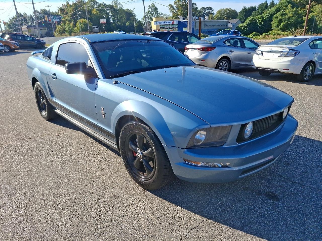 Ford Mustang V6 Deluxe Coupe 2008