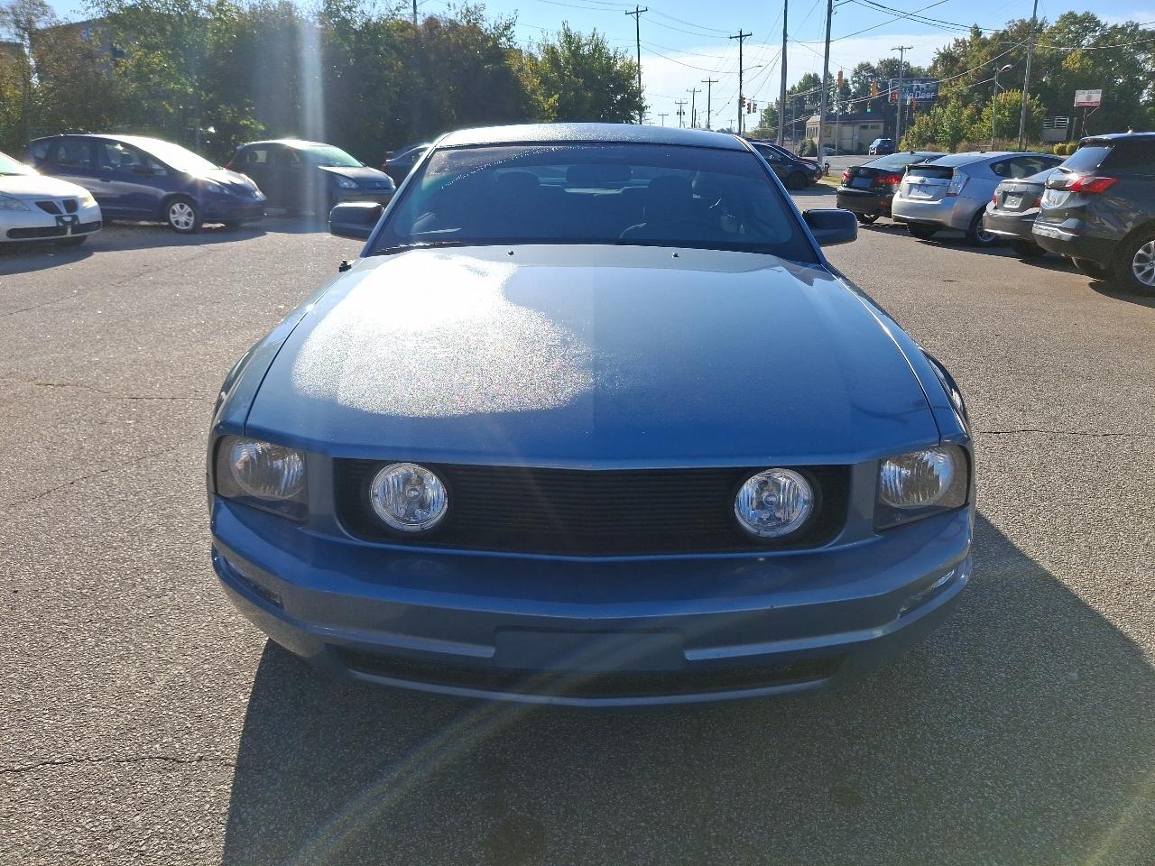 Ford Mustang V6 Deluxe Coupe 2008