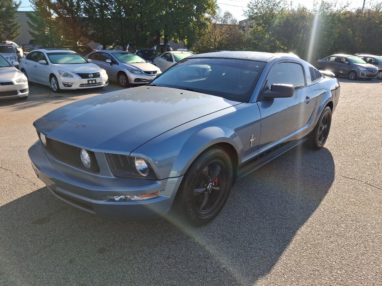 Ford Mustang V6 Deluxe Coupe 2008