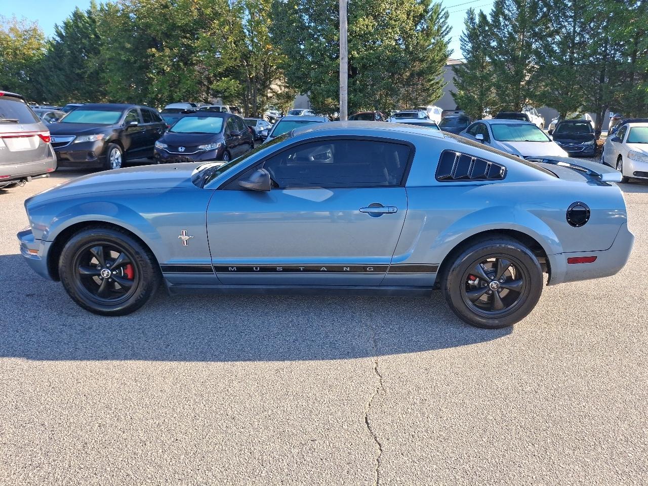 Ford Mustang V6 Deluxe Coupe 2008