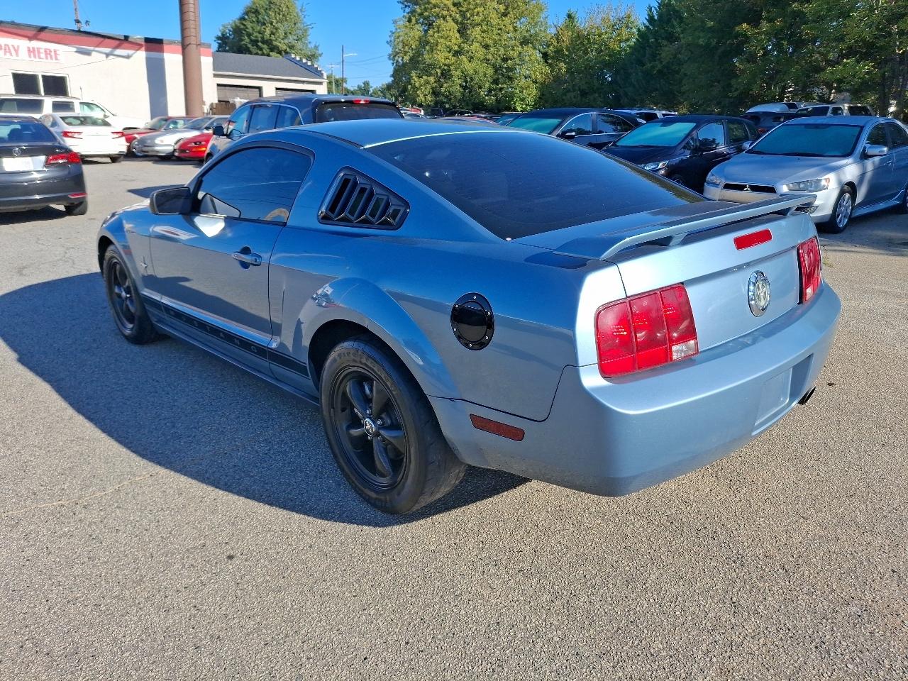 Ford Mustang V6 Deluxe Coupe 2008