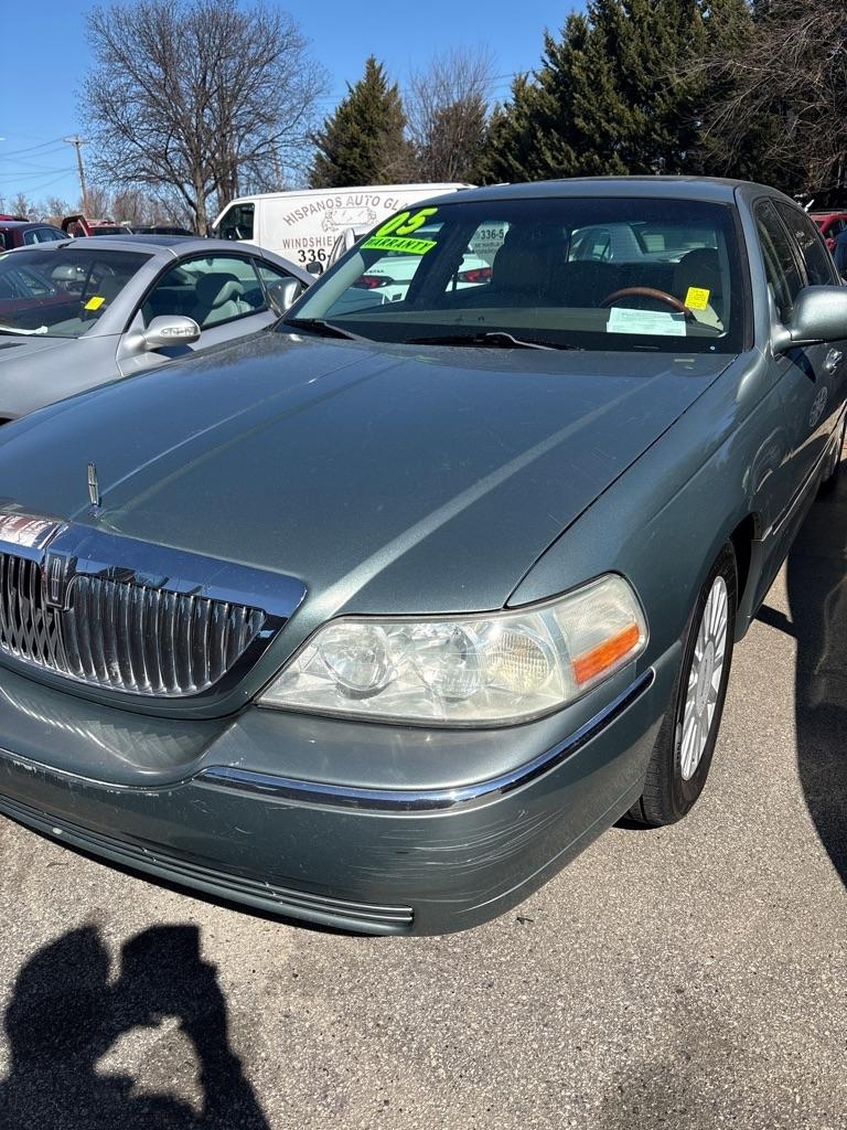 Lincoln Town Car Signature 2005