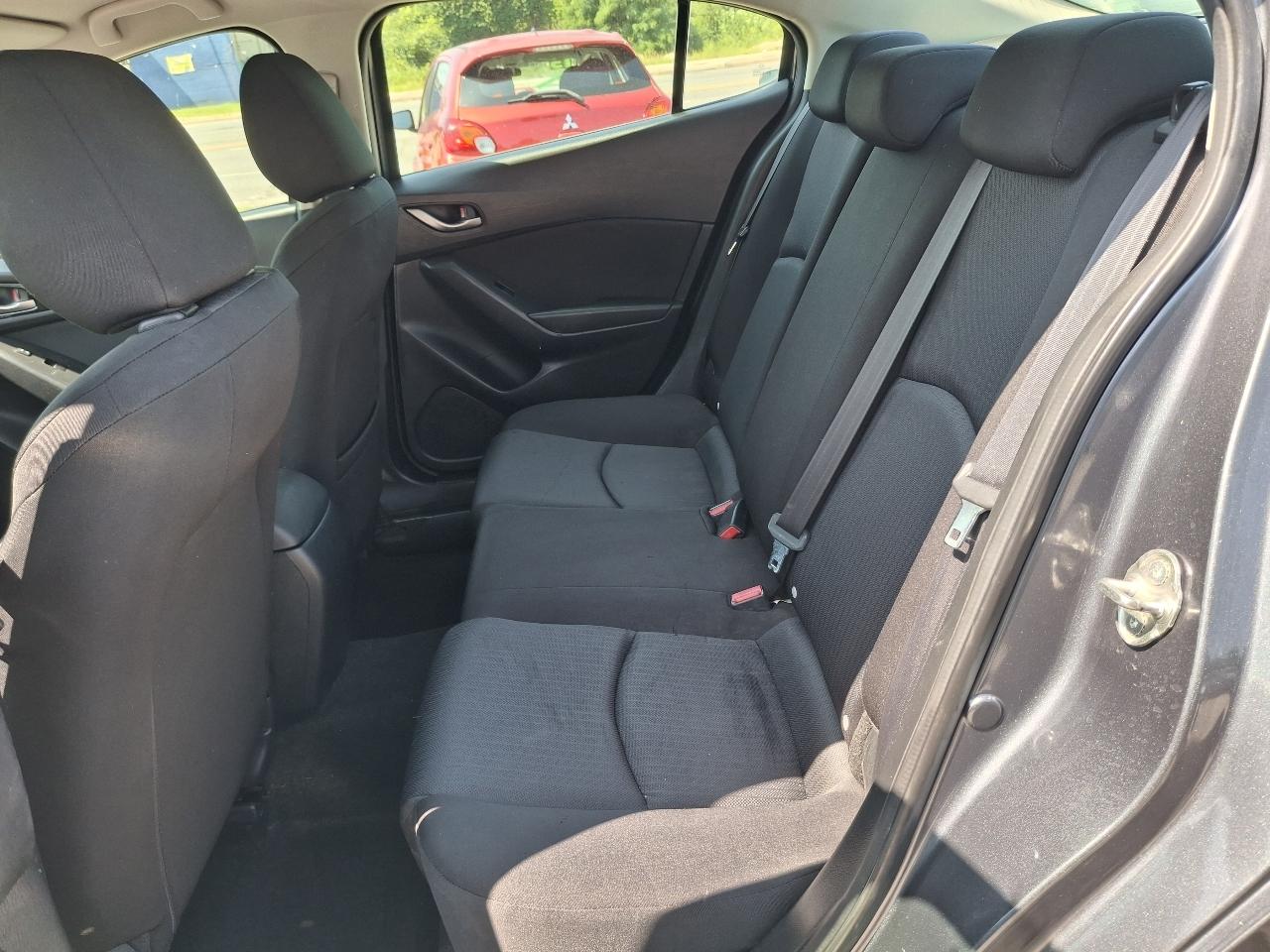 Mazda MAZDA3 i Sport AT 4-Door 2015