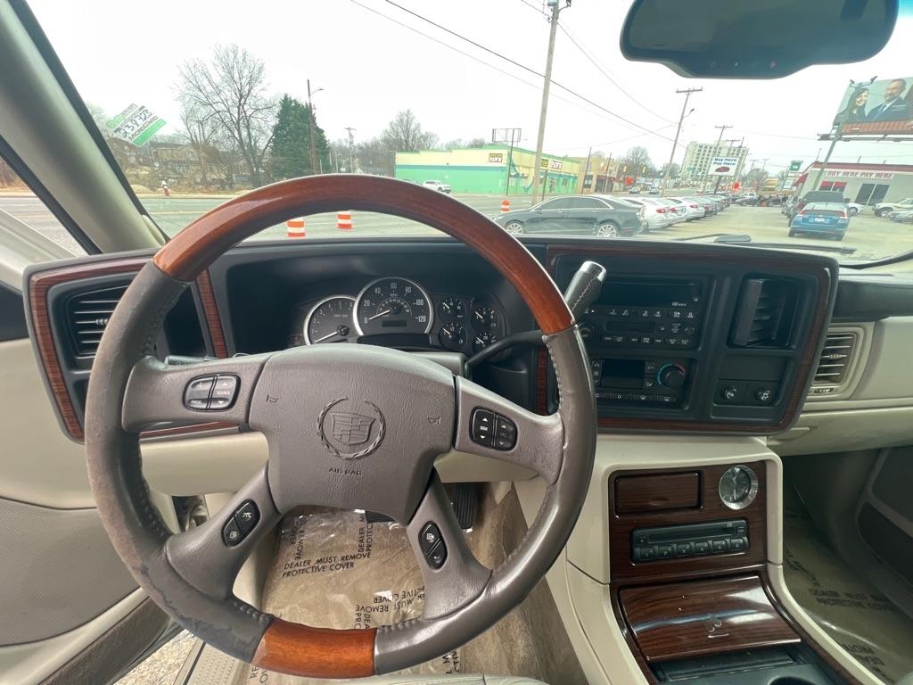 Cadillac Escalade AWD 2003