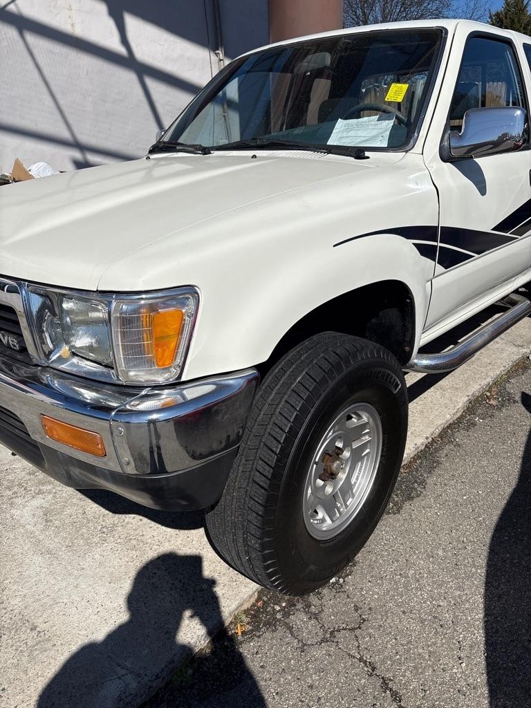 Toyota Tacoma  1990