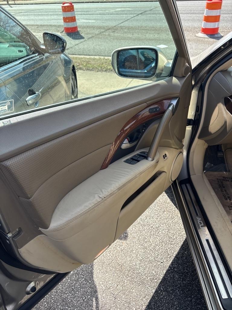 Acura RL 3.5RL with Navigation System 2005