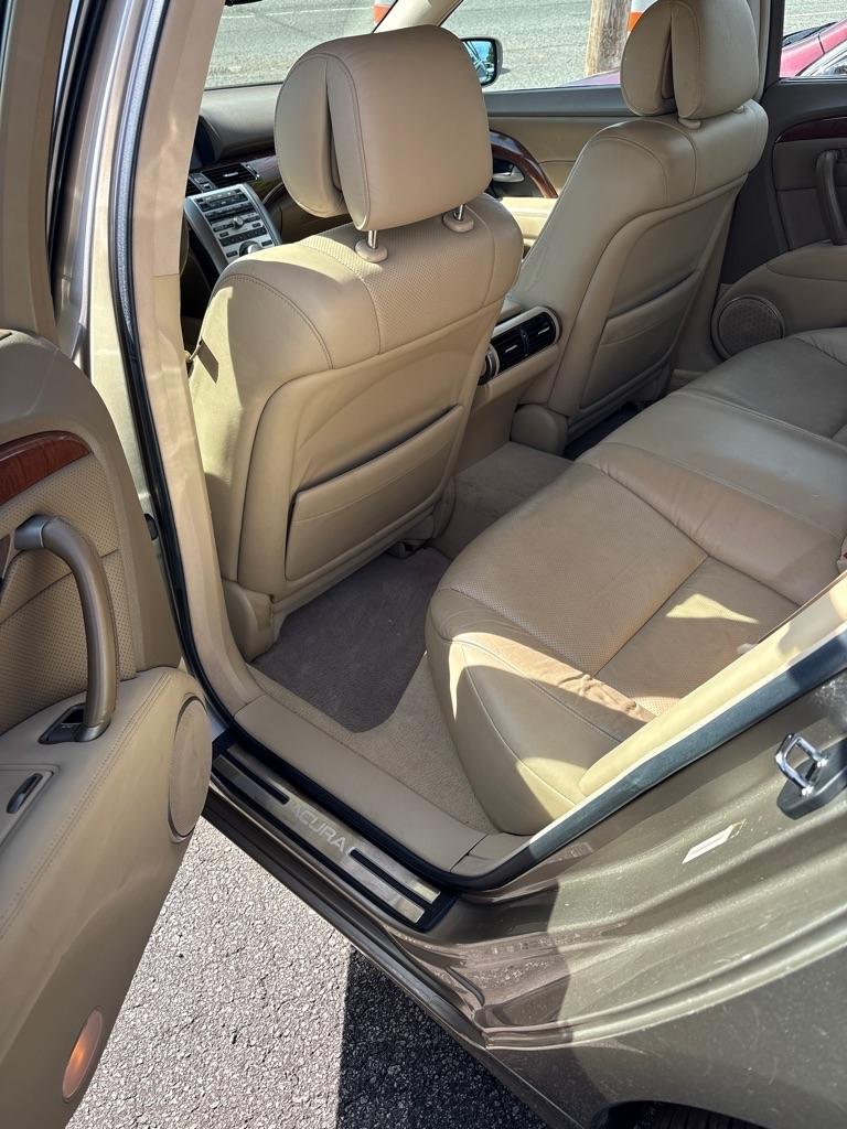 Acura RL 3.5RL with Navigation System 2005