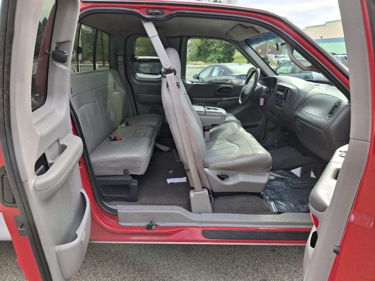 Ford F-150 WS SuperCab Short Bed 2WD 1999