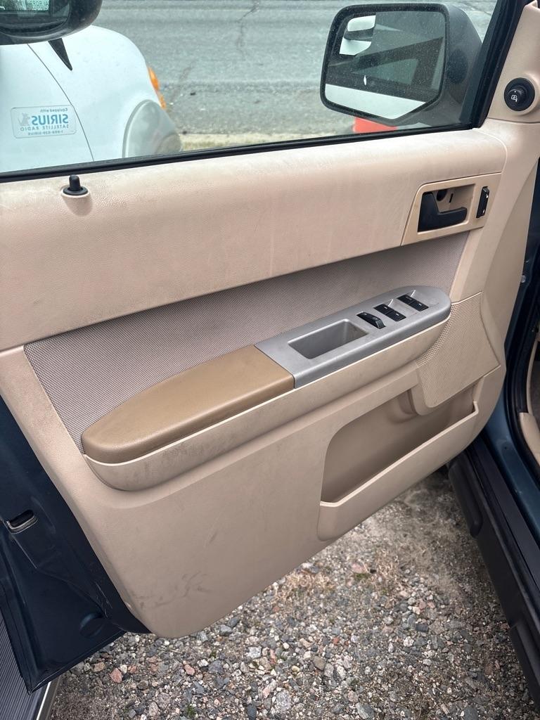 Ford Escape XLT FWD 2012