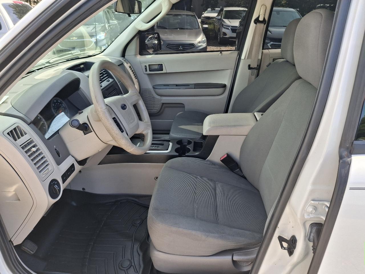 Ford Escape XLS FWD 2011