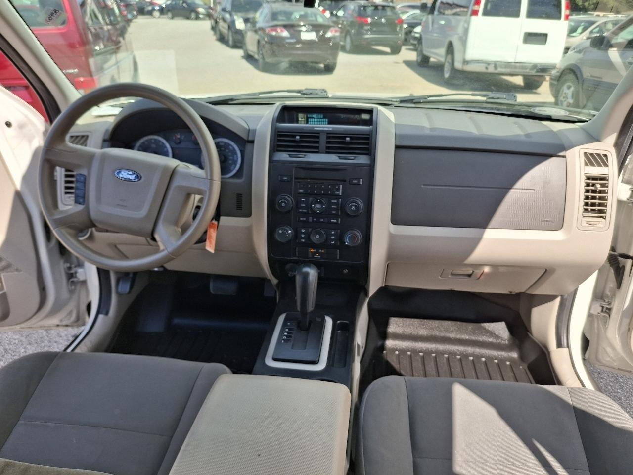 Ford Escape XLS FWD 2011