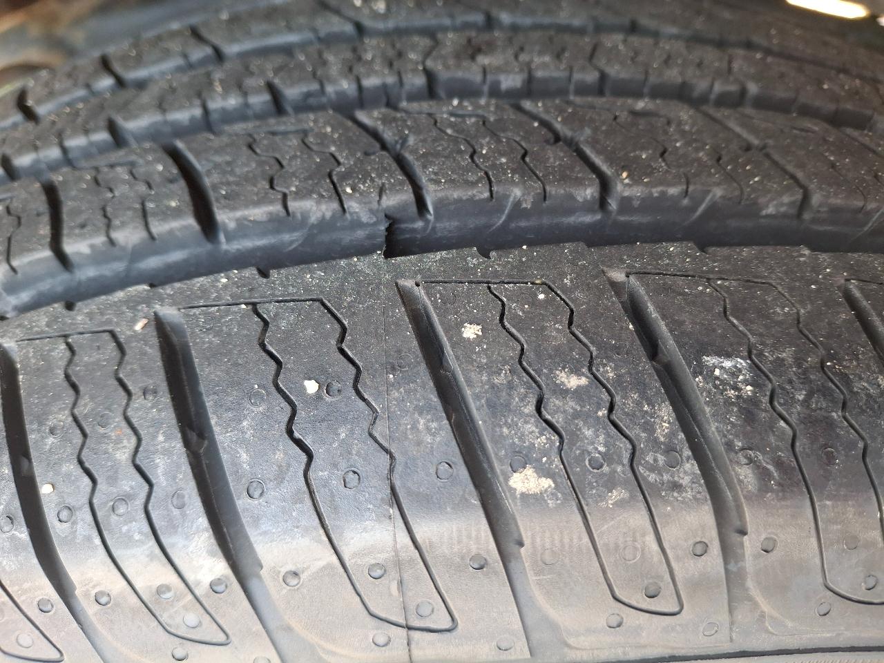 Lexus GX 470 Sport Utility 2004