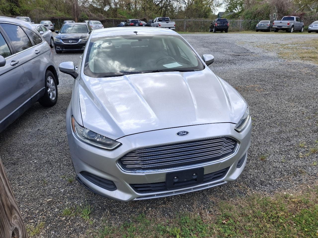 Ford Fusion S 2014