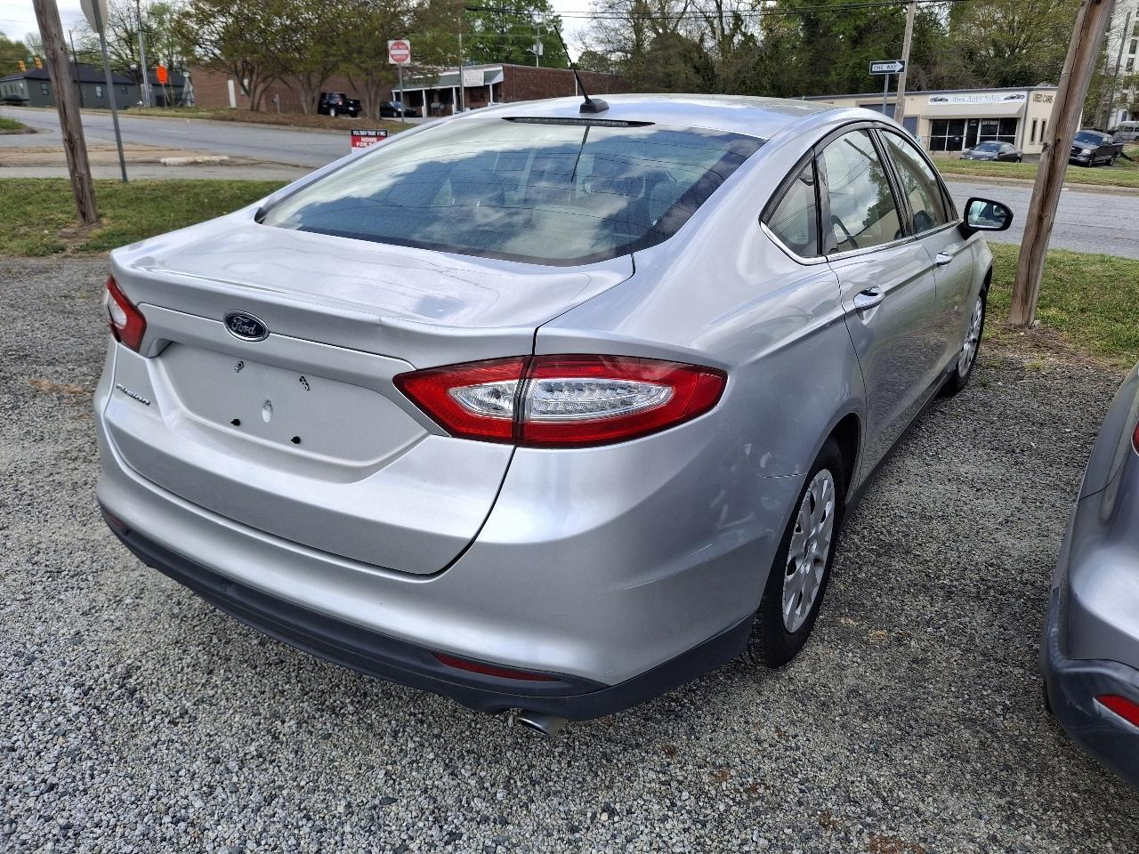 Ford Fusion S 2014