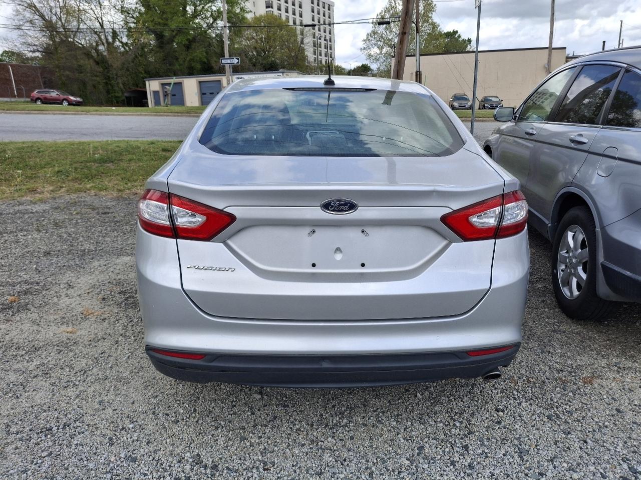 Ford Fusion S 2014