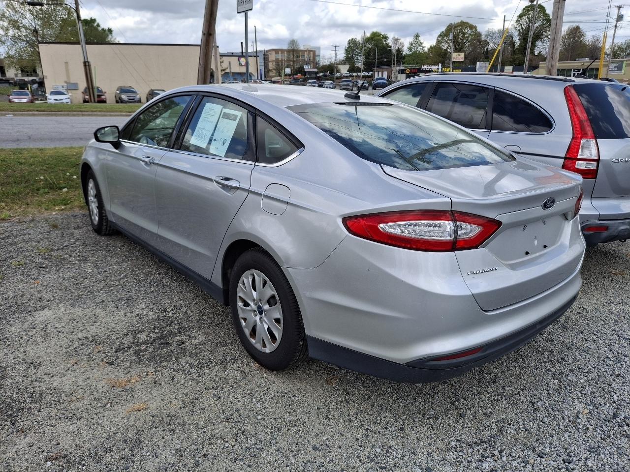 Ford Fusion S 2014