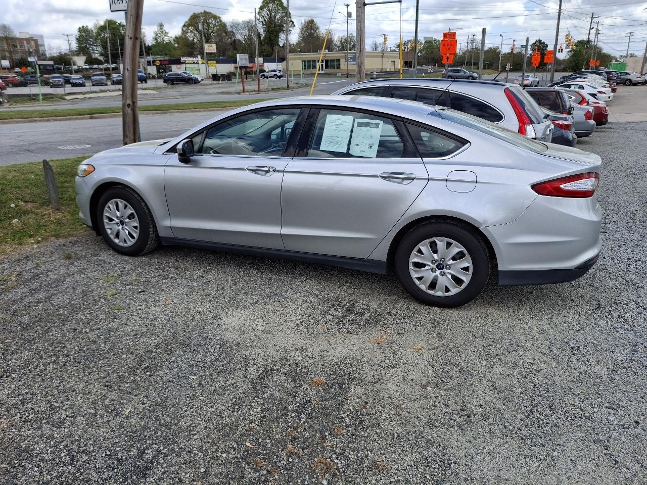 Ford Fusion S 2014