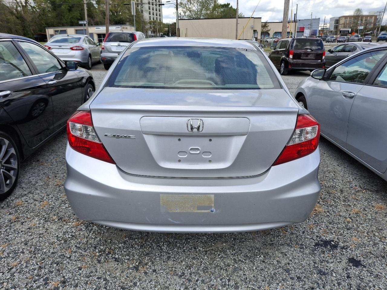 Honda Civic LX Sedan 5-Speed AT 2012
