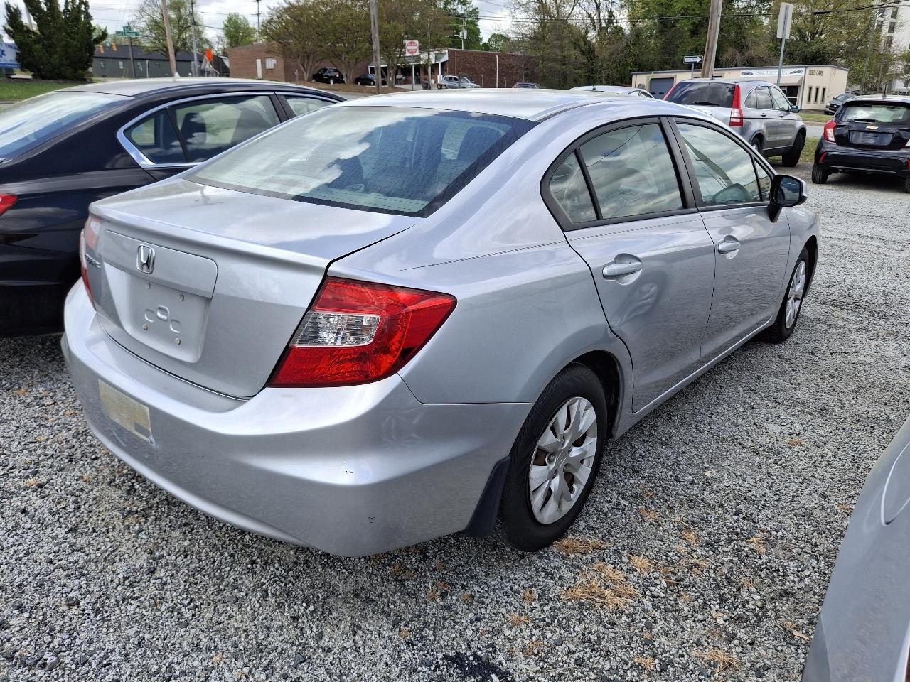 Honda Civic LX Sedan 5-Speed AT 2012