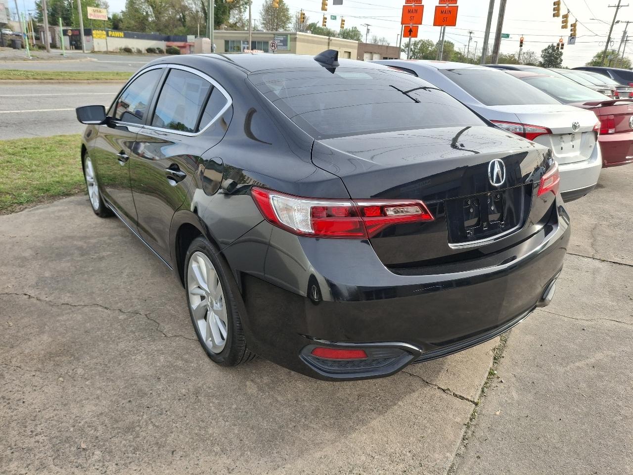 Acura ILX 8-Spd AT 2017